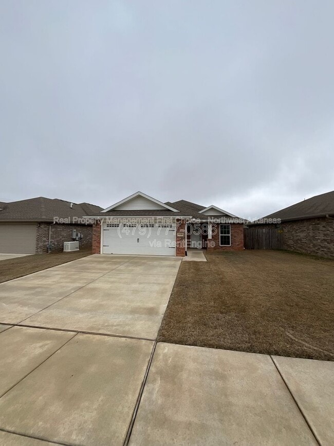 Photo - 6110 NW McClellen St House