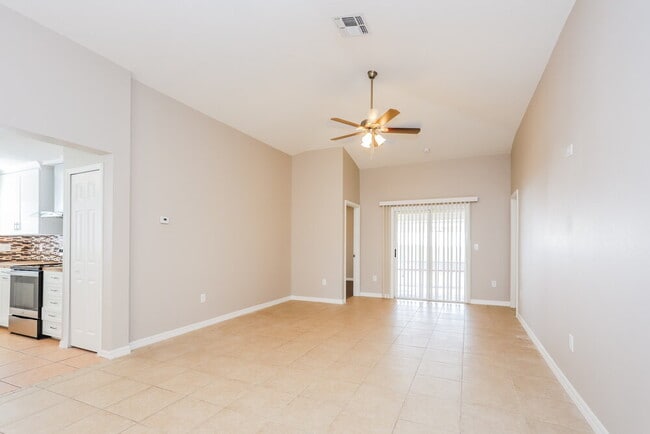 Foto del edificio - 1209 Alpine Lake Dr