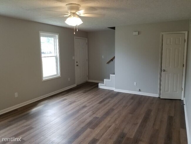 Foto del edificio - 3 br, 1.5 bath Townhome - 1445 Toshiba Dr