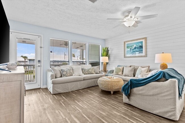 Foto del edificio - 17670 Front Beach Rd