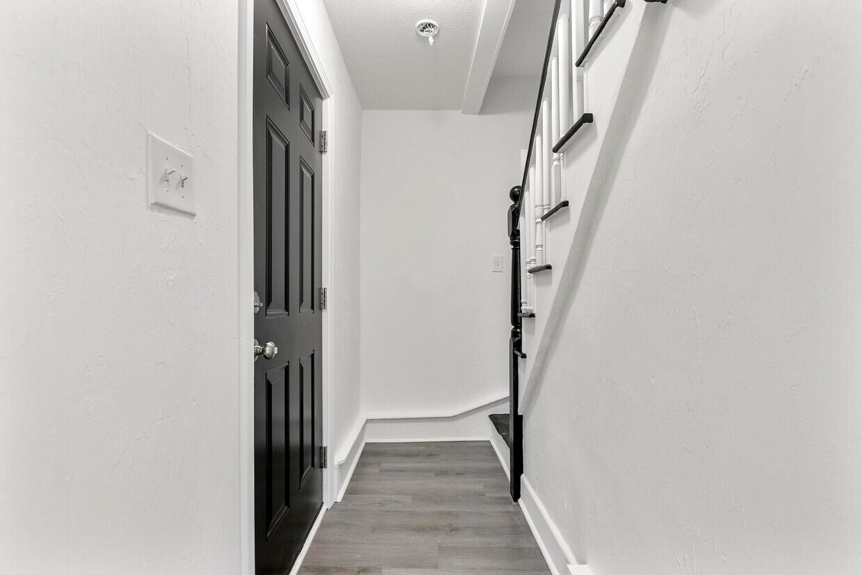 Primary Photo - 77 Bellevue Ave