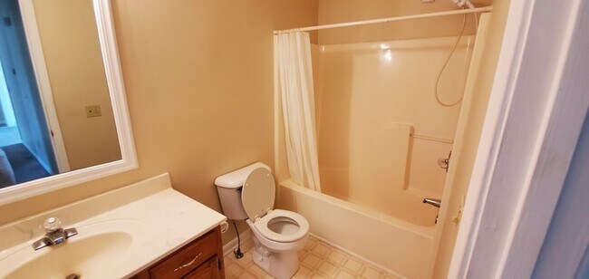Foto del edificio - 610 N Greenwood Ext