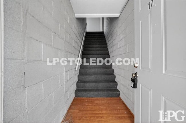 Building Photo - 1734 Arlington Ave