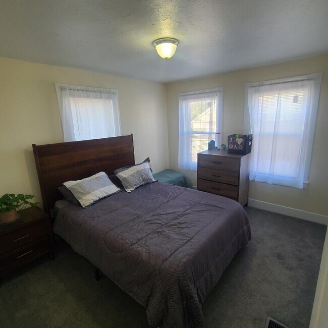 Bedroom - 33 Brook St