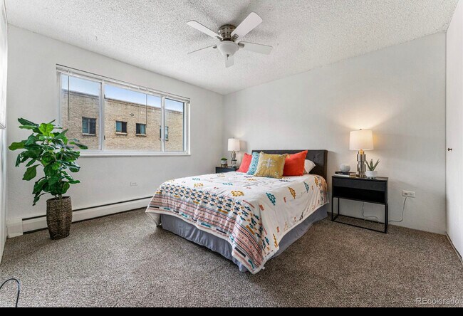 Foto del edificio - 1045 N Pennsylvania St