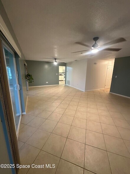Building Photo - 325 Trinidad Dr