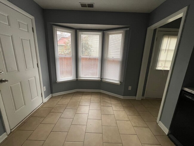 Building Photo - RENTAL HOME 3BD/2BTH