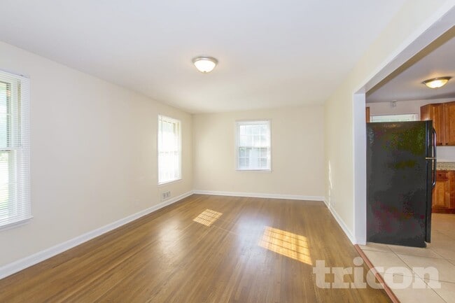 Foto del edificio - 4200 Gladstone Ln