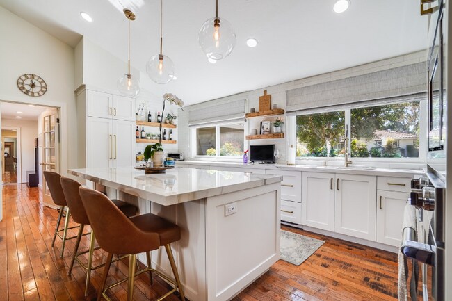 Foto del edificio - 828 Richard Ln