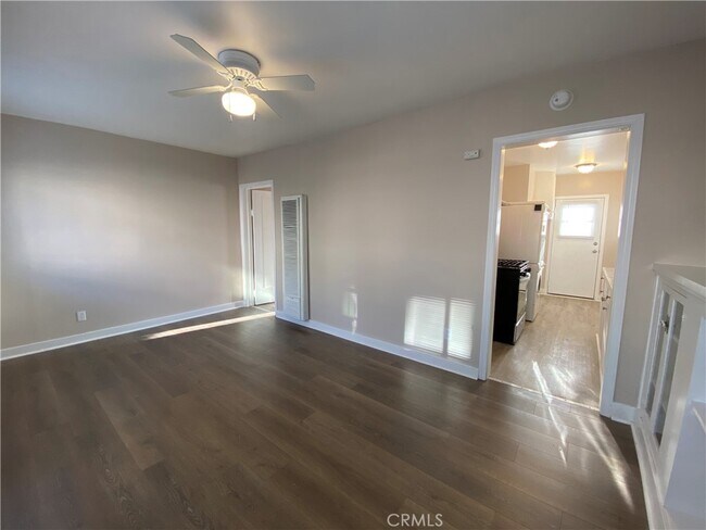Foto del edificio - 1034 W 15th St