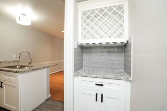 Building Photo - 2100 Wilcrest Dr