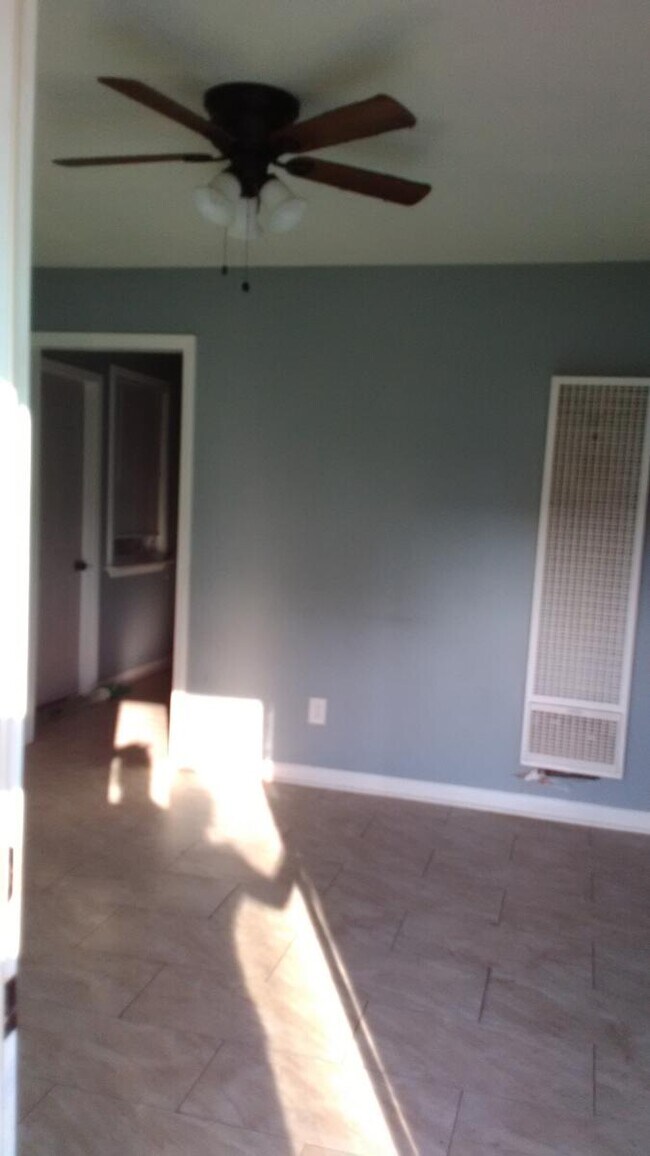 Foto del edificio - 1646 S Orleans St