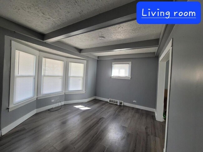Foto del edificio - 3320 West 99th St