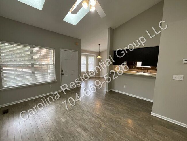 Building Photo - 8247 Circle Tree Ln