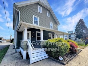 Building Photo - 1314 Dewey Ave