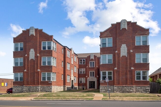 Building Photo - 5747 Chippewa St
