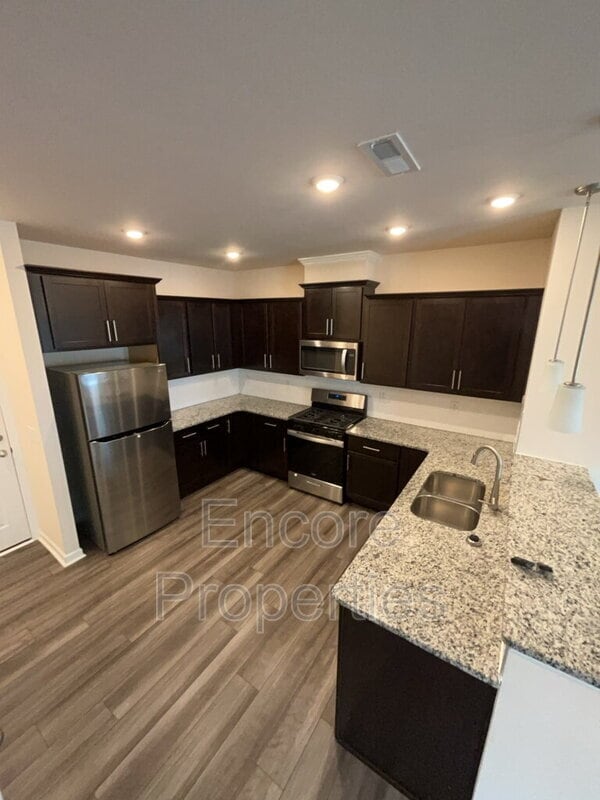 Building Photo - 305 Ribbon Rail St