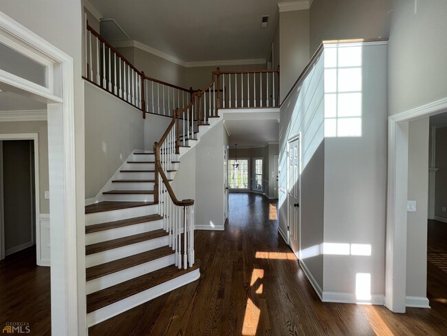 Building Photo - 10575 Aviary Dr