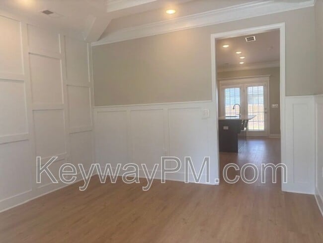 Building Photo - 3048 Venetian Dr