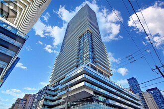 Building Photo - 161 Roehampton Ave