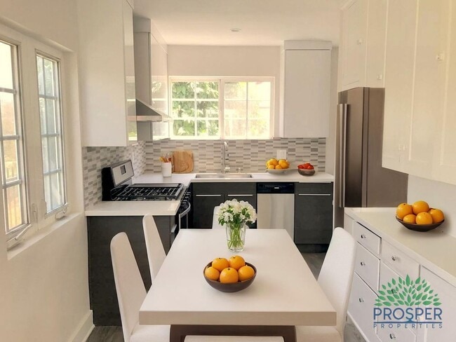 Interior Photo - 4707 N. Figueroa St