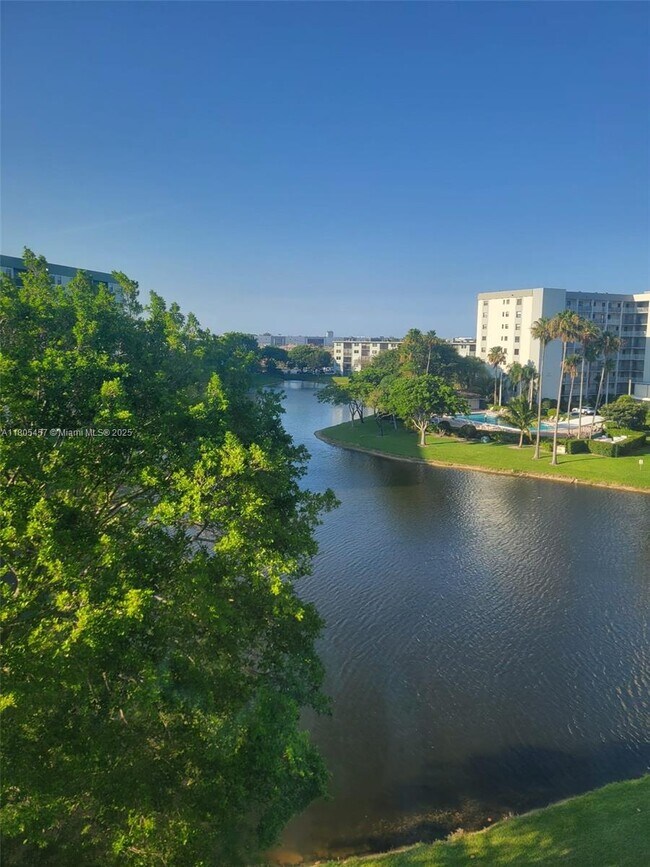 Foto del edificio - 2309 S Cypress Bend Dr