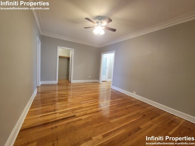 Building Photo - 7154 S Calumet Ave