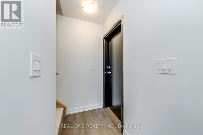 Building Photo - 1660 Victoria Park Ave