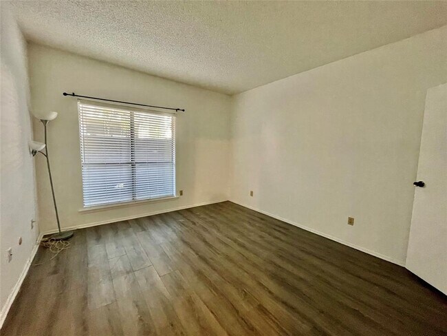 Foto del edificio - 10049 Westpark Dr