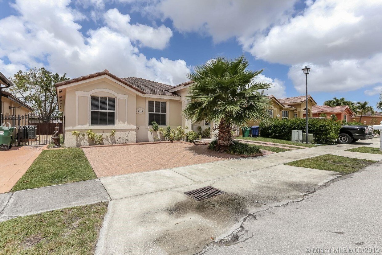 8113 NW 198th St, Hialeah, FL 33015 House for Rent in Hialeah, FL