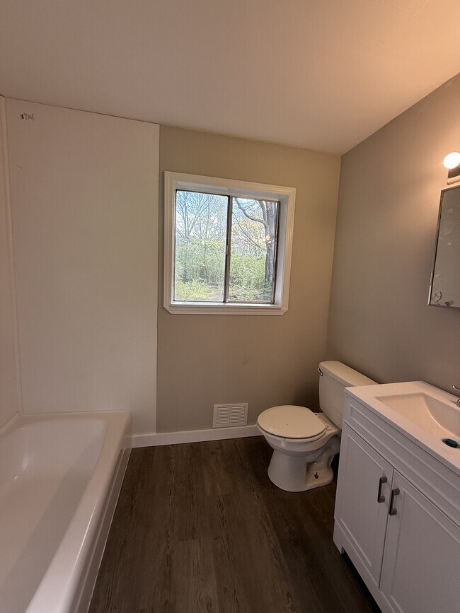 Foto del edificio - 629 Lanett Ave