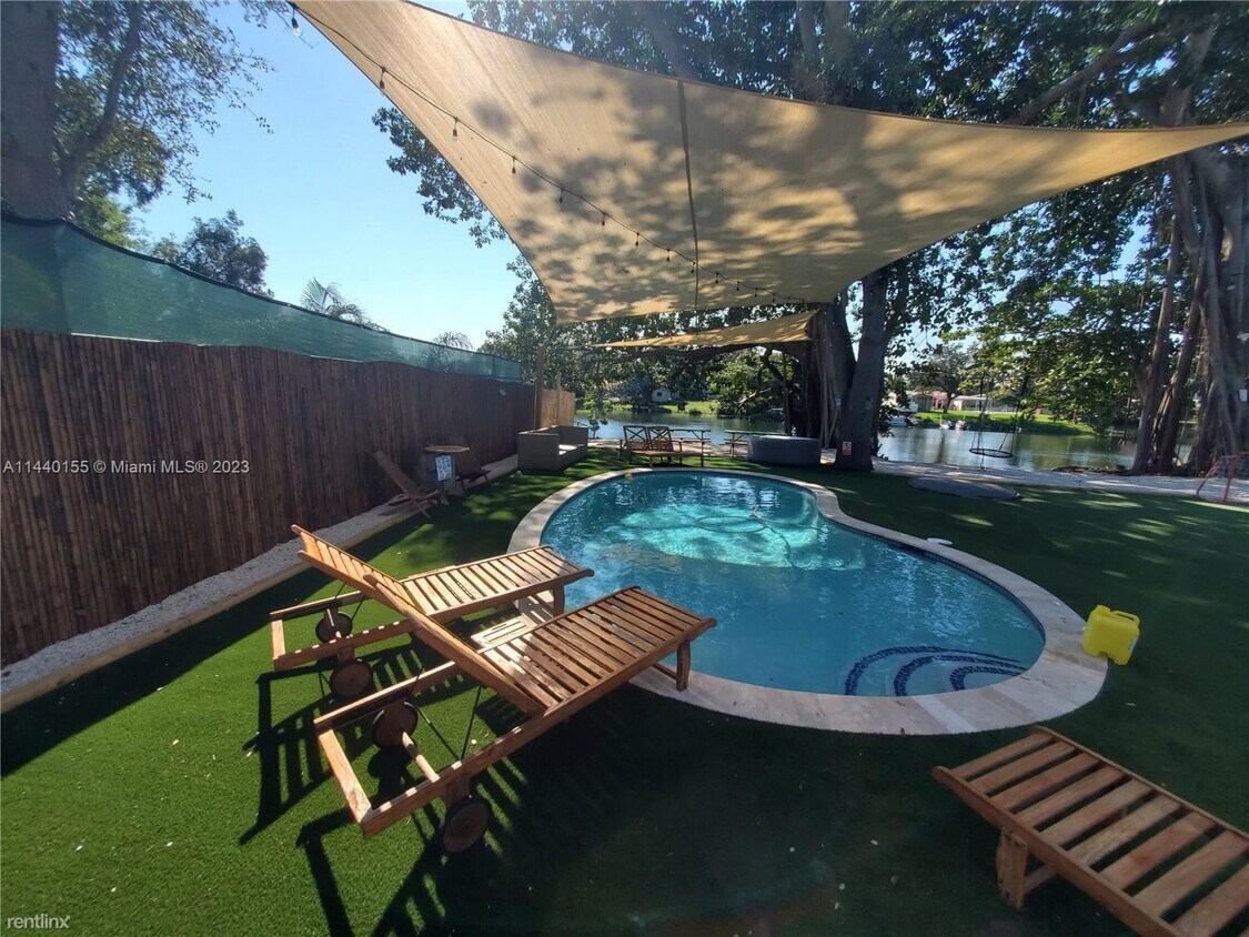 Primary Photo - 3 br, 2 bath House - 4030 SW 33rd St