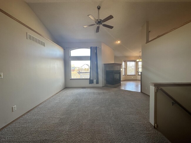Building Photo - 2453 Fieldstone Dr