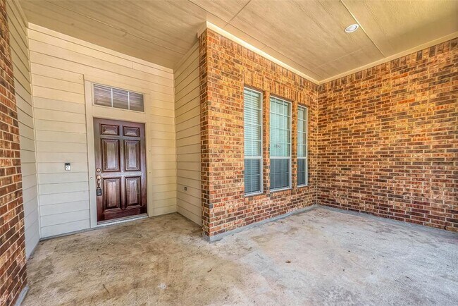 Foto del edificio - 5215 Chatham Hill Ln