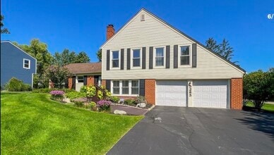 Building Photo - 5285 Hardwoods Dr