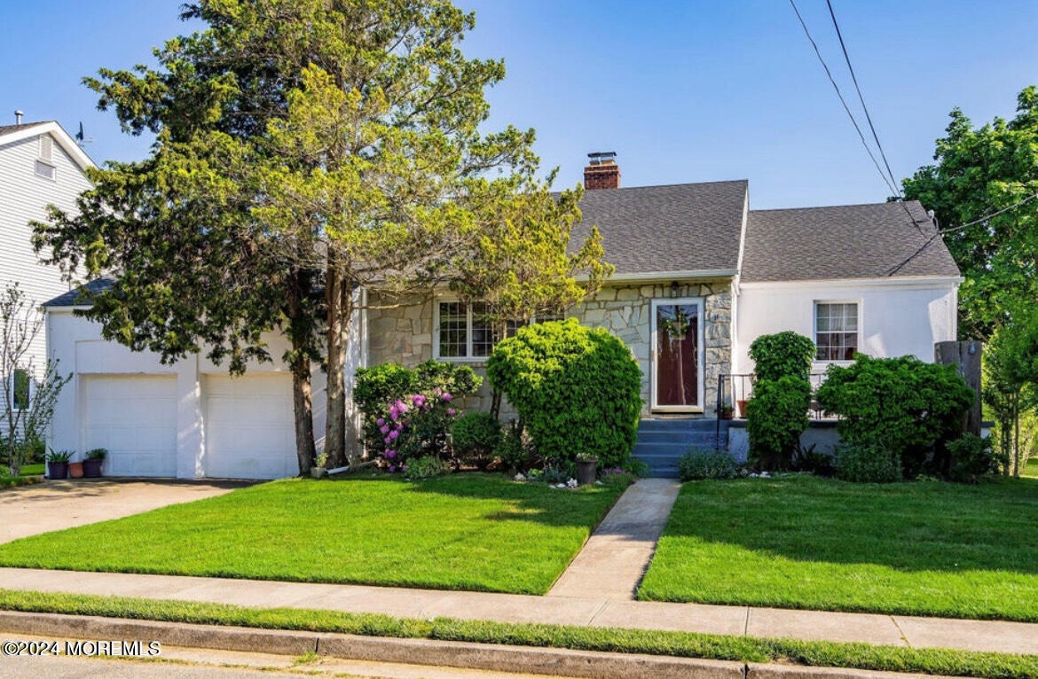 Primary Photo - 14 Clarence Ave
