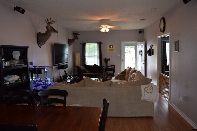 Building Photo - AUG PRE-LEASE! 3 Bed/3 Bath Duplex with Huge Backyard!