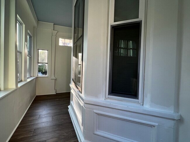 Foto del edificio - 40 Brastow Ave