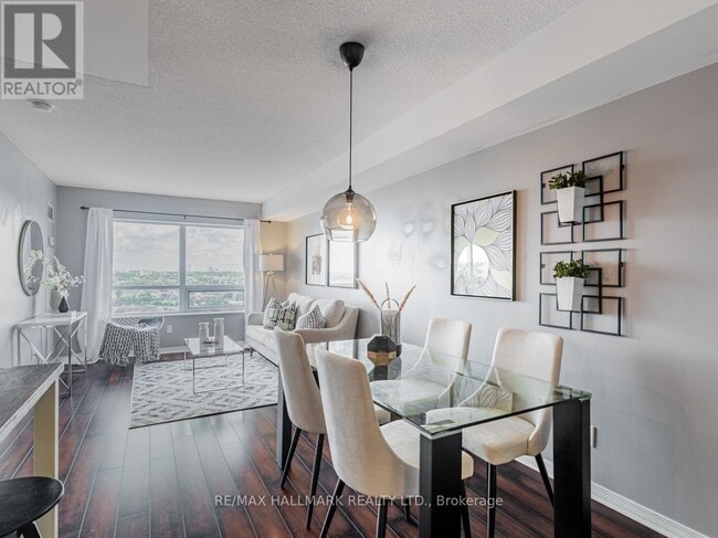 Building Photo - 60 Heintzman St