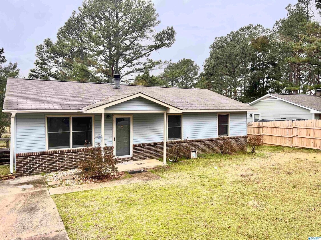 13908 SW Wyandotte Dr, Huntsville, AL 35803 House for Rent in