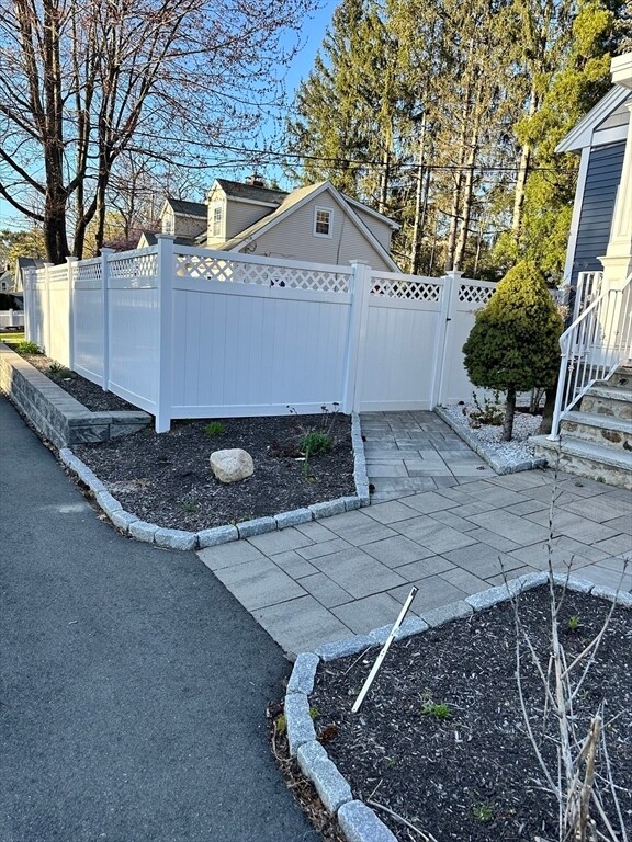 Foto del edificio - 14 Fairview Rd