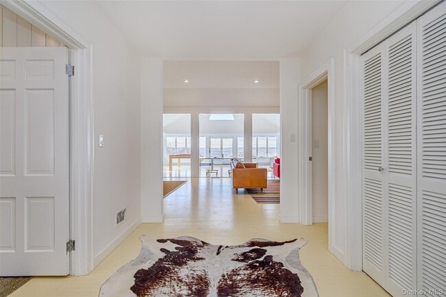 Foto del edificio - 159 Old Quaker Hill Rd