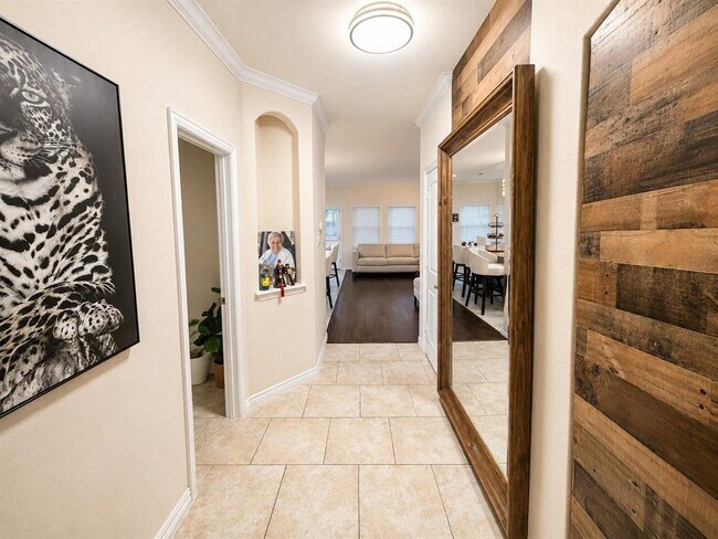 Building Photo - 313 Briar Park Dr