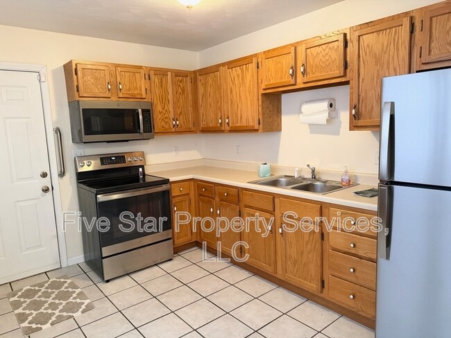 Building Photo - 2672 Bunn Dr