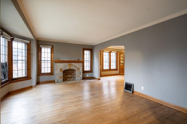 Living - 6205 W Girard Ave