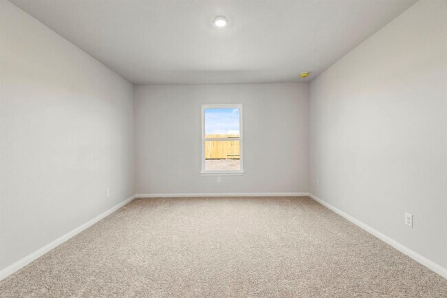 Building Photo - 6409 Elm St