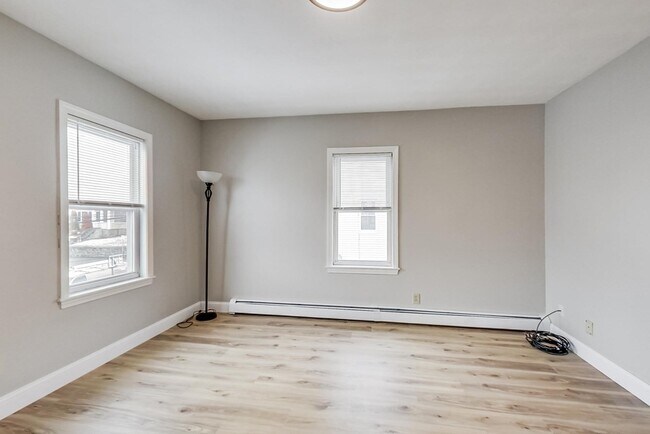 Building Photo - 16 Carlmark St