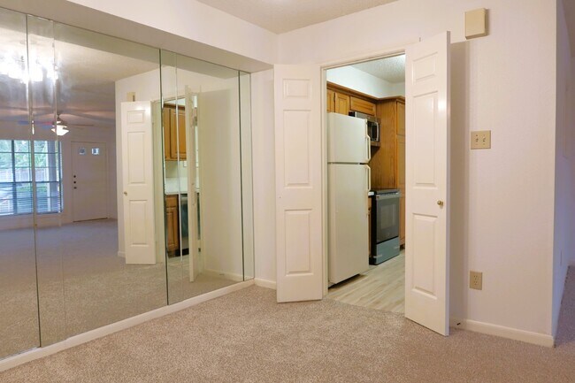 Foto del edificio - 1311 Antoine Dr