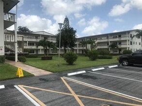 Building Photo - 358 Mansfield I