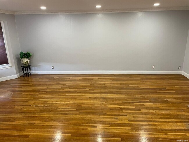 Foto del edificio - 1411 Peninsula Blvd